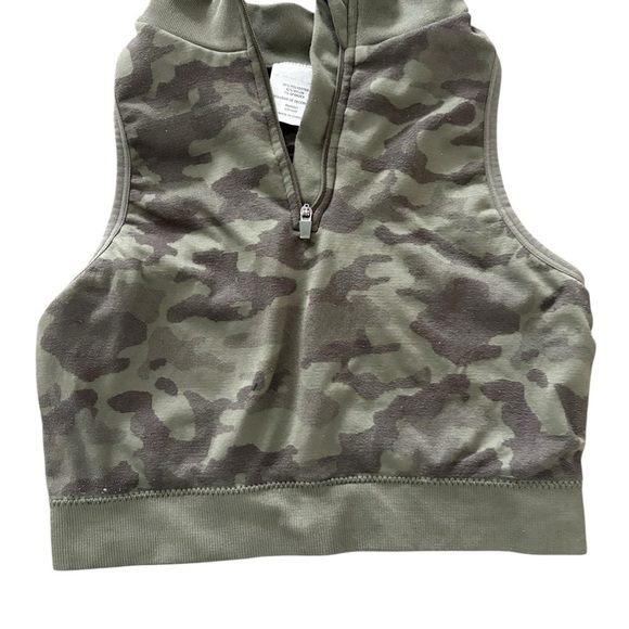 Mondetta Tops - Mondetta Olive Textured Sleeveless Top